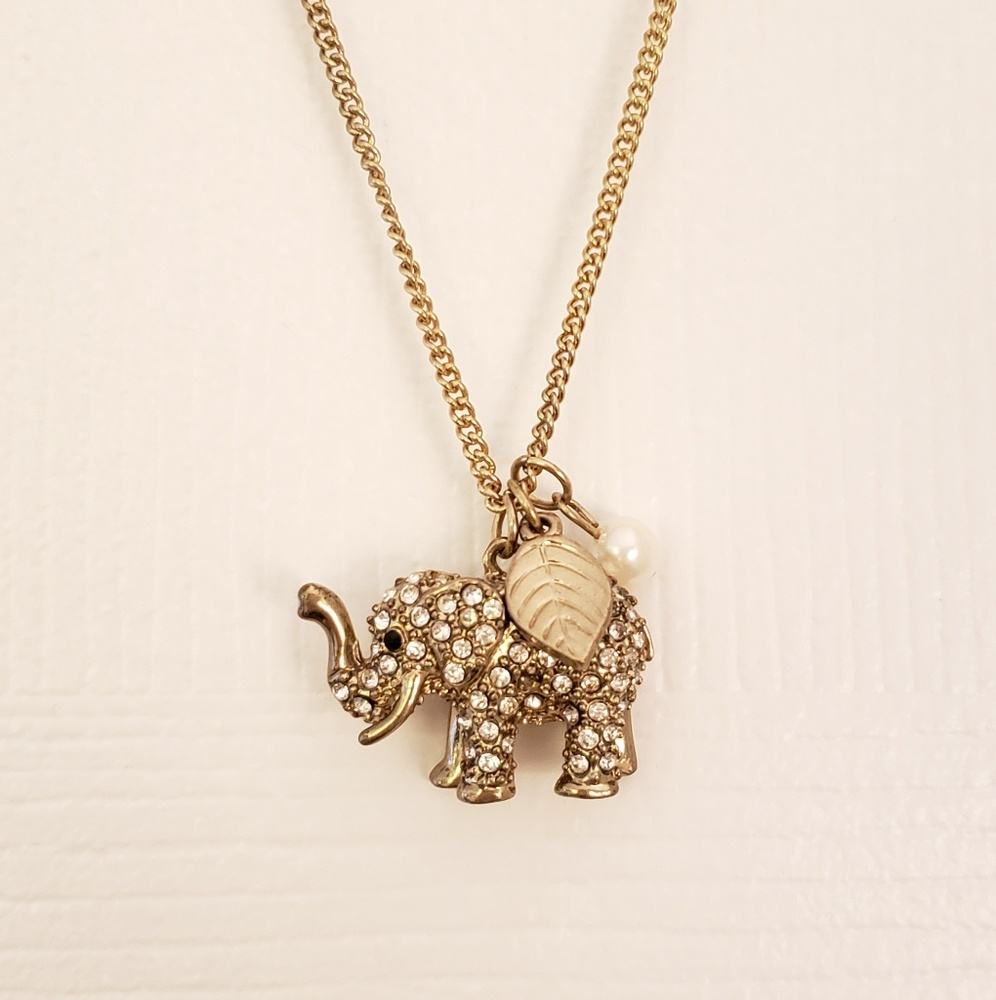 Lucky elephant gold necklace with pearl and leaf